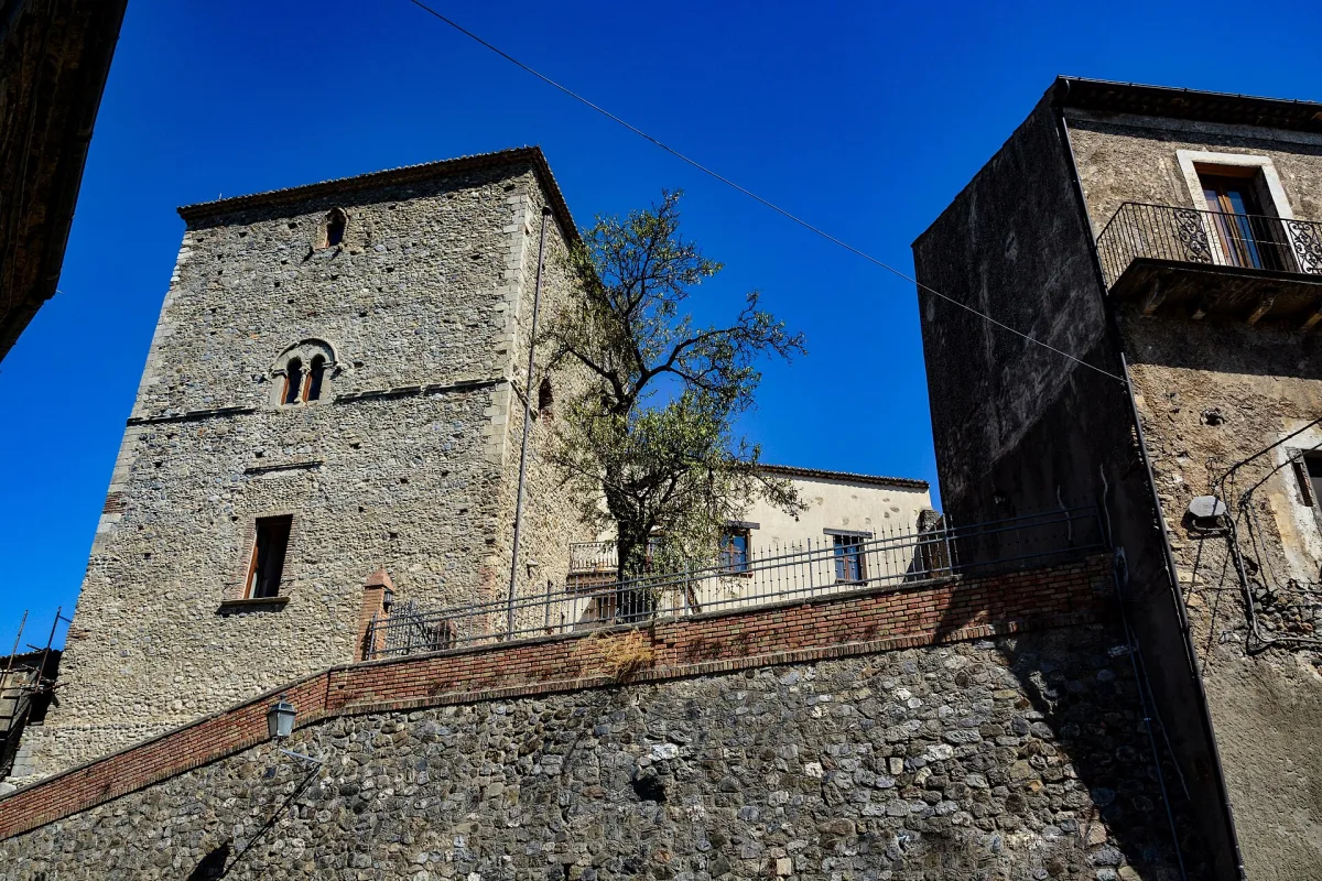 Guida Pratica per Arrivare ad Altomonte, Calabria