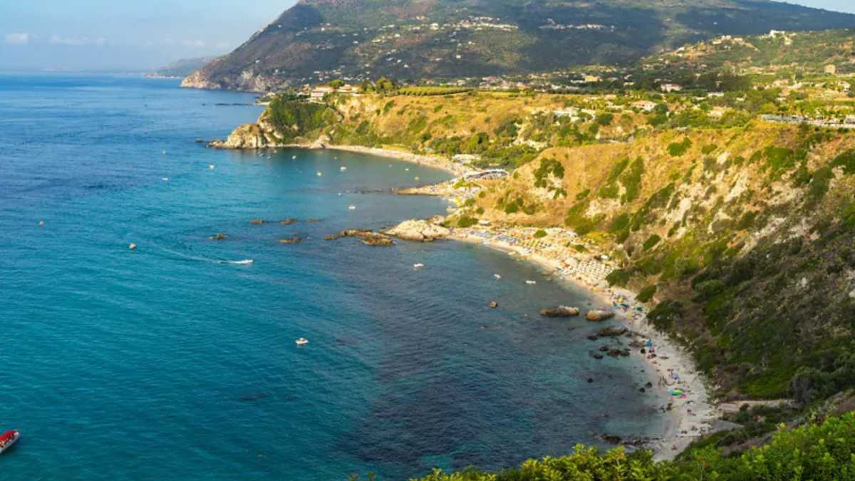 Feste ed Eventi a Capo Vaticano: Un Viaggio tra Tradizioni e Cultura