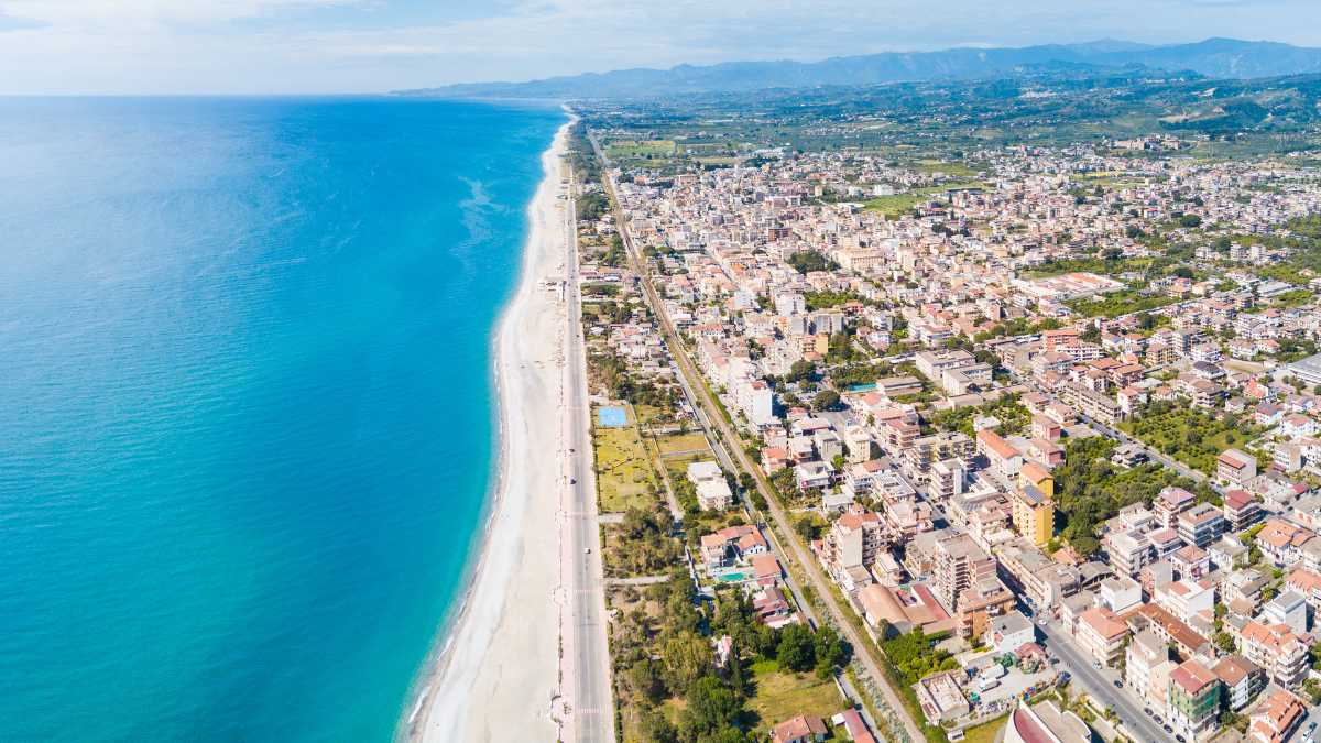 Guida Completa per Arrivare a Locri: Scopri il Fascino della Magna Grecia