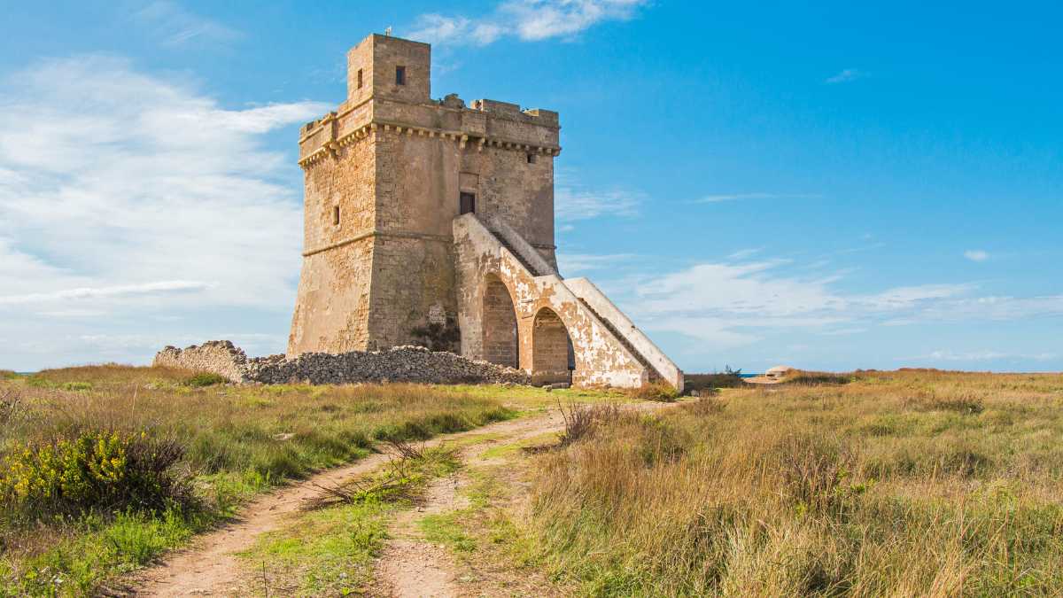 Scopri Squillace: Un Itinerario di 7 Giorni tra Storia e Natura