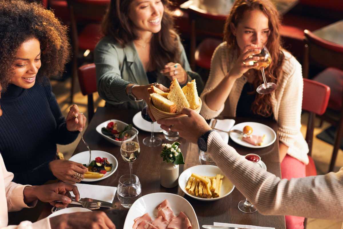 Mercati e street food a Cosenza, atmosfera vivace e piatti locali