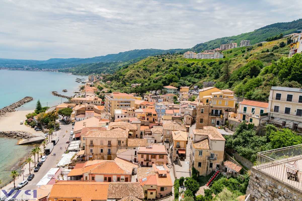 Gusto del tartufo di Pizzo, dolce tipico, durante la sagra