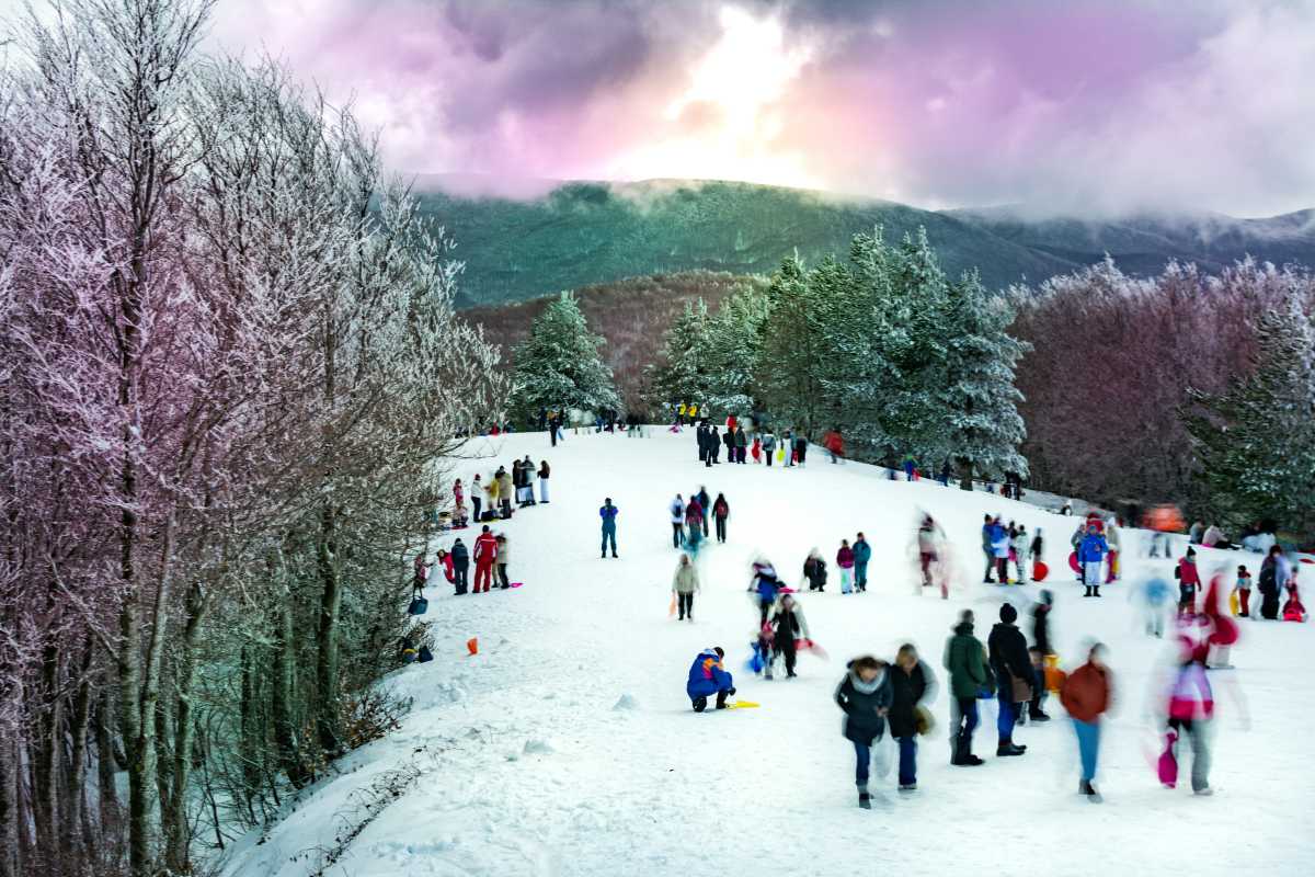 Attività invernali a Camigliatello Silano con sci e neve